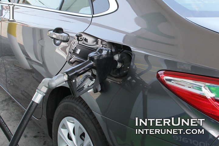 2016 Toyota Camry Highway Fuel Economy Interunet Filling Gas Tank Of 2016 Toyota Camry