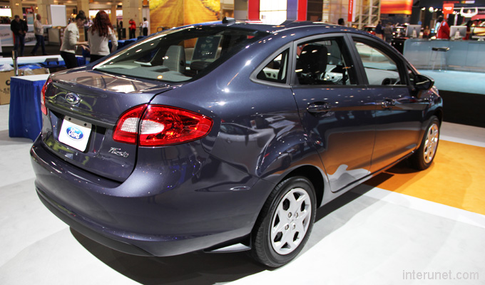 2013-ford-fiesta-sedan-exterior