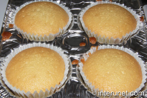 baking-sponge-cupcakes
