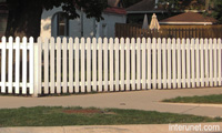 vinyl-picket-fence