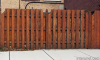 wood-fence-shaped-corners 