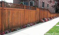 wood-fence-with-transition-in-height