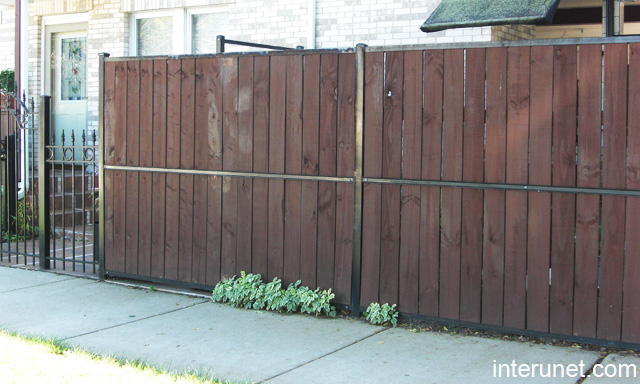 metal and wood fence