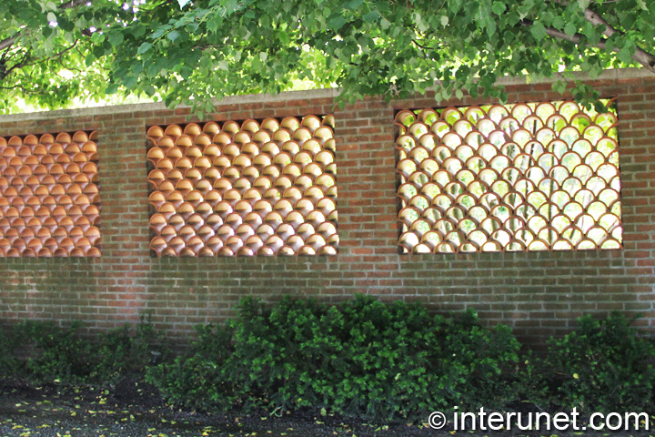 custom-designed-brick-fence