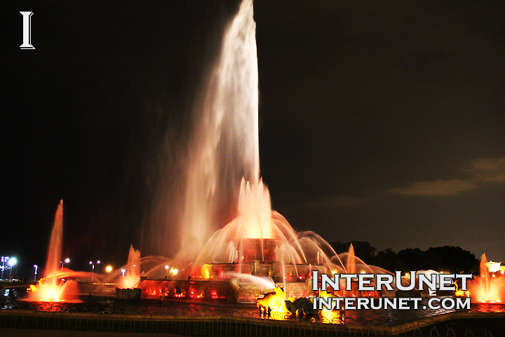 Buckingham-fountain-at-night