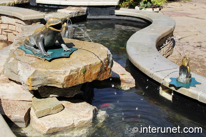 Fountain-in-Morton-Arboretum