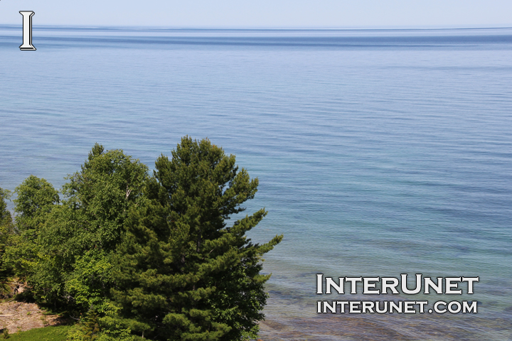 Lake-Superior-view-from-Au-Sable-lighthouse 