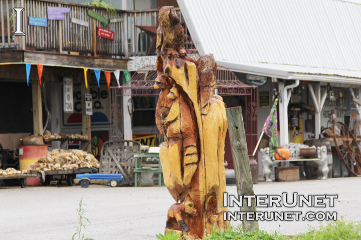 bears-wood-sculpture