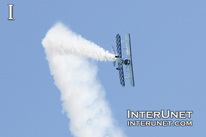 unbelievable-plane-maneuvers-at-Chicago-Air-and-Water-Show