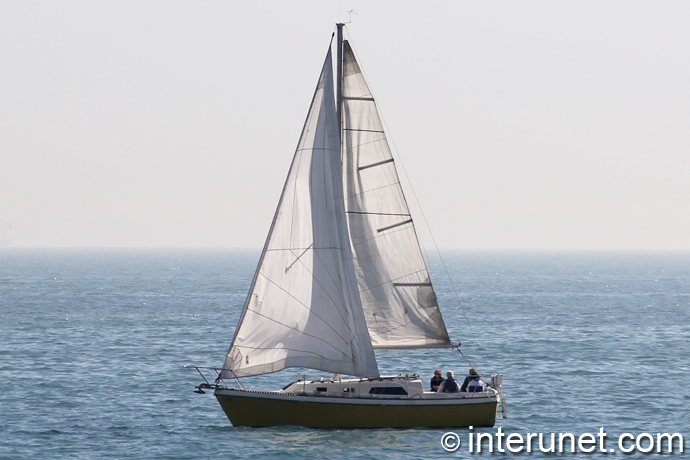 sailboat-on-lake-michigan