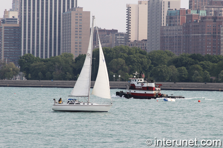 sailing-on-Lake-Michigan