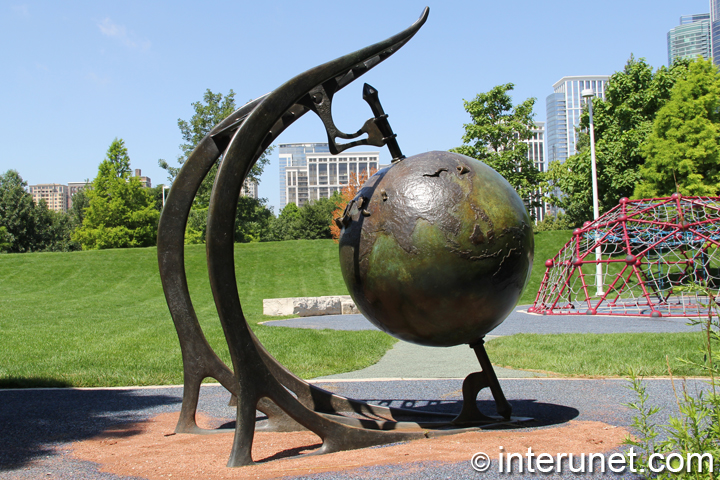 sculpture-of-globe-in-Museum-Campus-Chicago