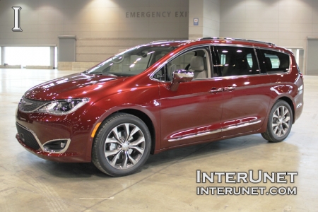 Chrysler Pacifica 2017-Chrysler-Pacifica