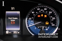 2016-Toyota-Camry-speedometer
