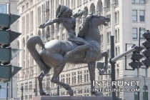 Sculpture-of-Indian-on-the-horse-in-Chicago
