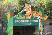 brookfield-zoo-entrance