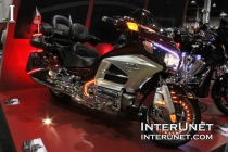 custom-lights-on-motorcycle