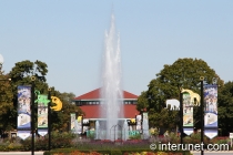 fountain-in-Brookfield-Zoo