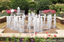 fountain-in-Chicago-Botanic-Garden