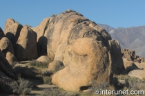 huge-rocks-in-California-mountains