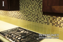 kitchen-backsplash-glass-tile