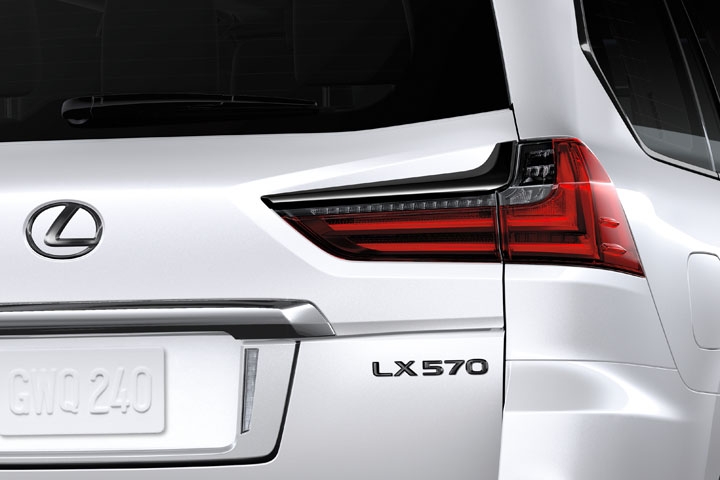 2021 Lexus LX 570 rear side