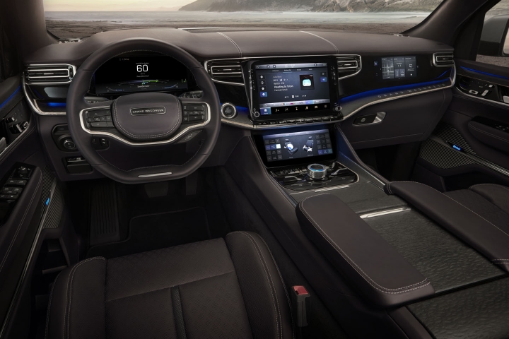 2022-Jeep-Grand-Wagoneer-interior