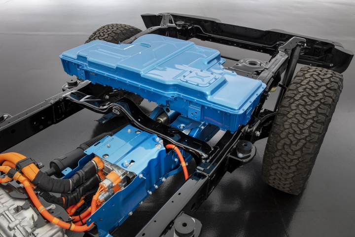 2021-Jeep-Wrangler-Rubicon-4xe-batteries-pack
