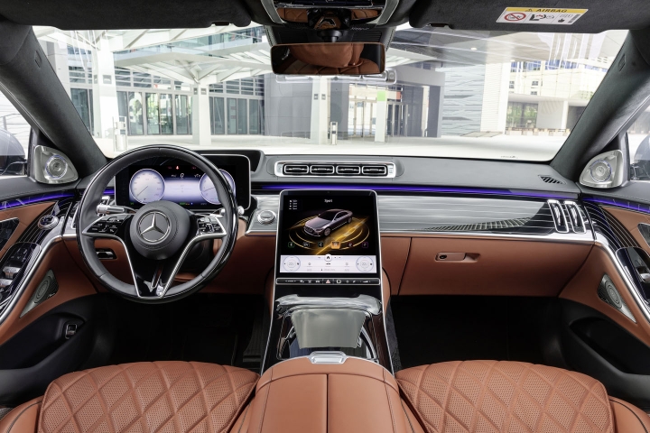 2021-Mercedes-Benz-S-Class-interior