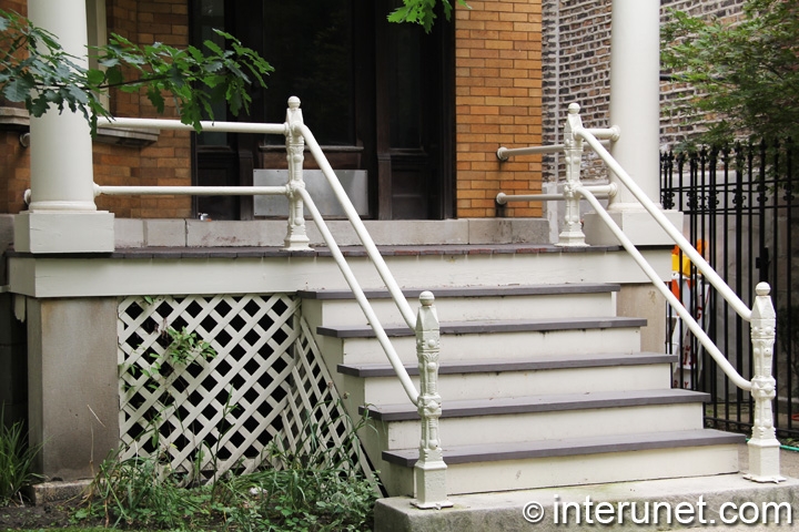porch-on-concrete-pillars-with-custom-railing