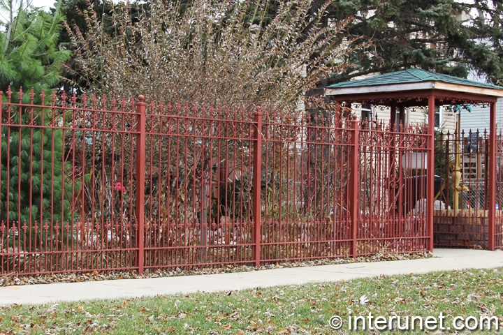 residential-steel-fence-painted-red