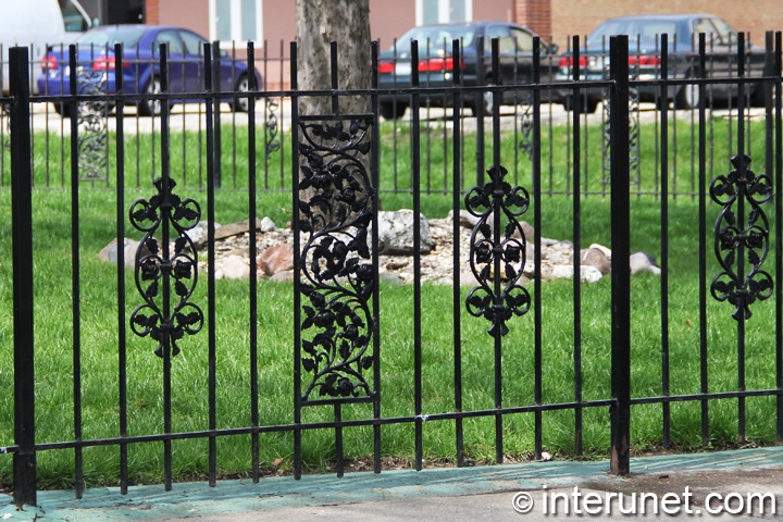 steel-fence-with-decorative-elements