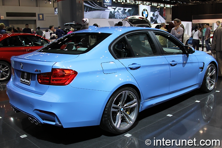 2015-BMW-M3-Sedan-rear-side-view