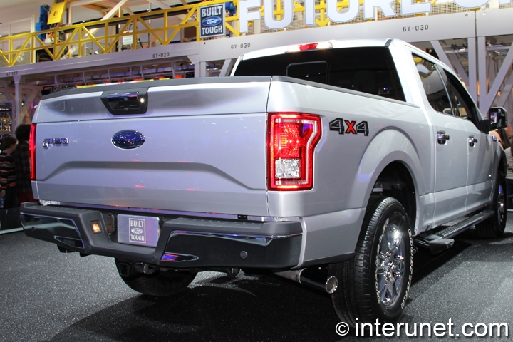 2015-Ford-F-150-rear-view