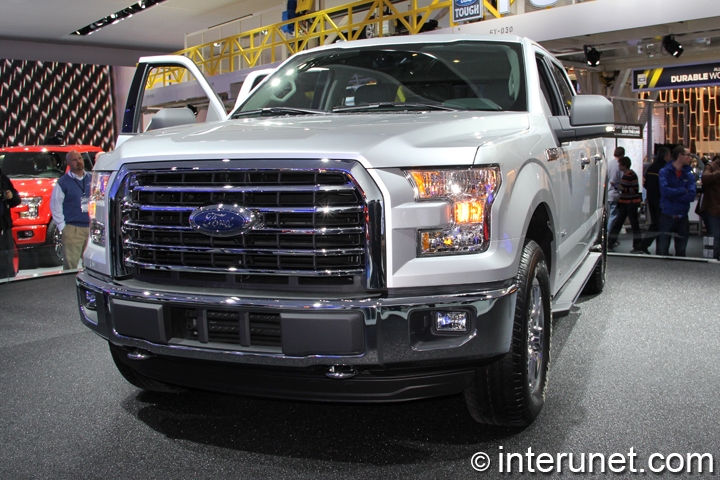 2015-Ford-F-150-front-view