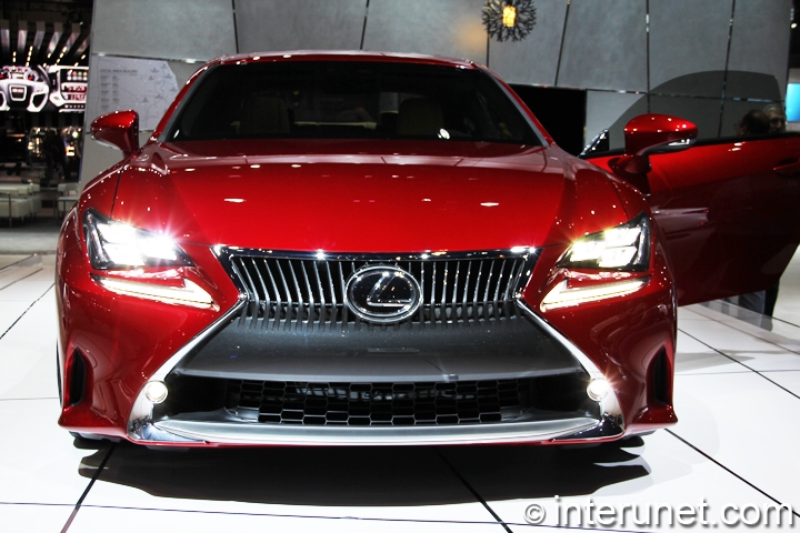 2015-Lexus-RC-350-front-view