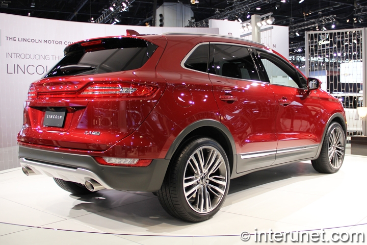 2015-Lincoln-MKC-rear-side-view