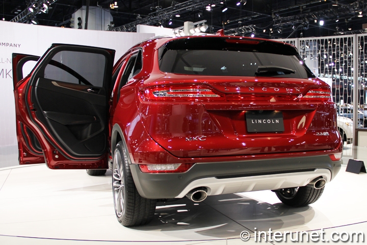 2015 Lincoln MKC 2015-Lincoln-MKC-rear-view