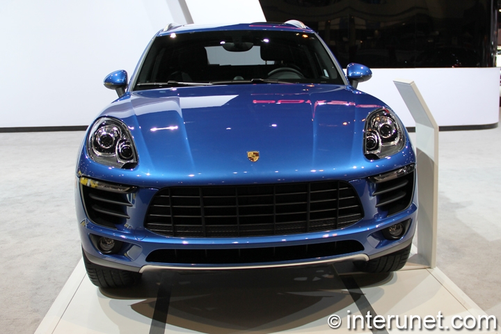 2015-Porsche-Macan-front-view