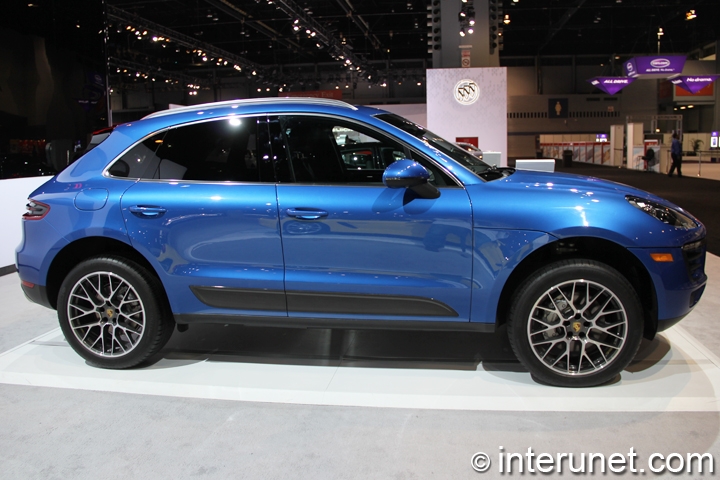 2015-Porsche-Macan-side-view