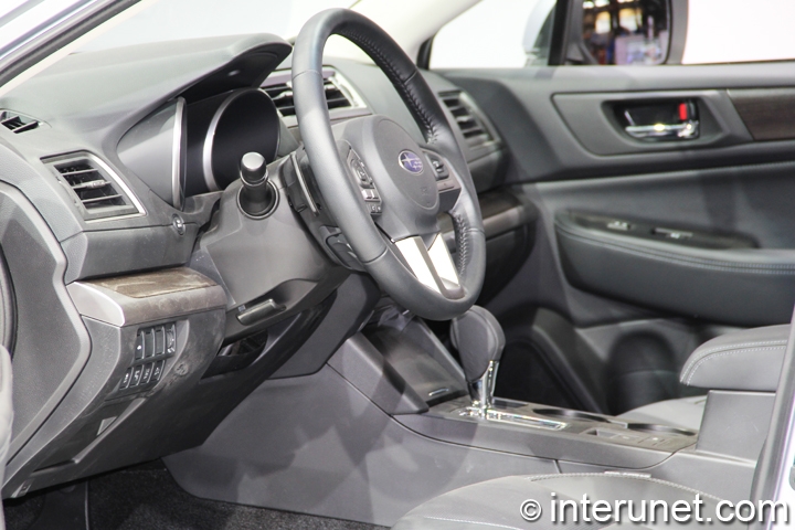 2015-Subaru-Legacy-interior