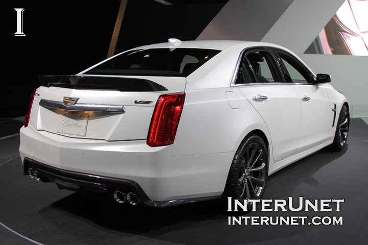 2016-Cadillac-CTS-V-rear-side