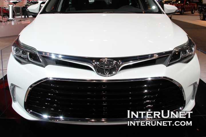 2016-Toyota-Avalon-front