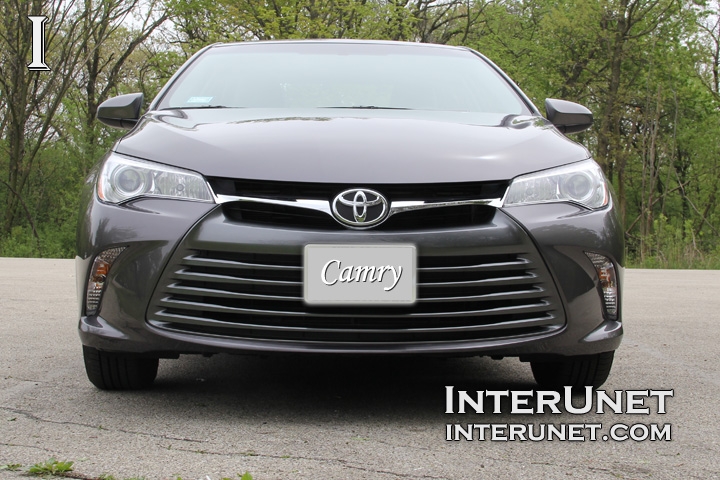2016-Toyota-Camry-front