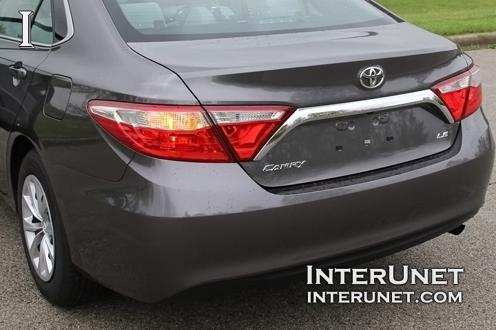 2016-Toyota-Camry-lights-trunk-rear