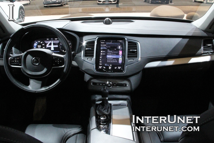 2016-Volvo-XC90-interior