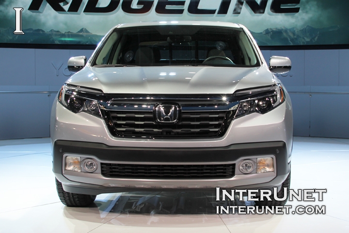 2017-Honda-Ridgeline-front