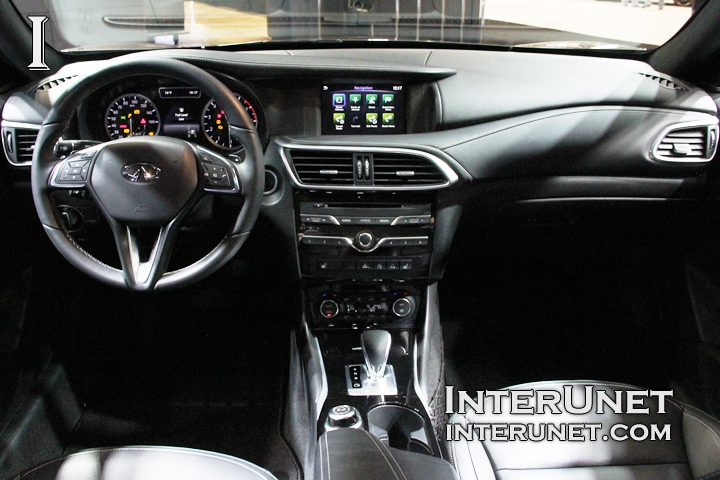 2017-Infiniti-QX30-interior