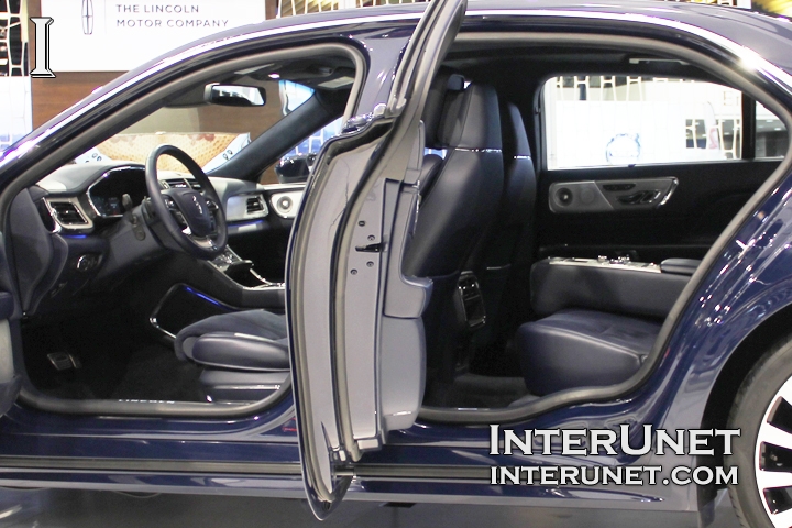 2017-Lincoln-Continental-interior