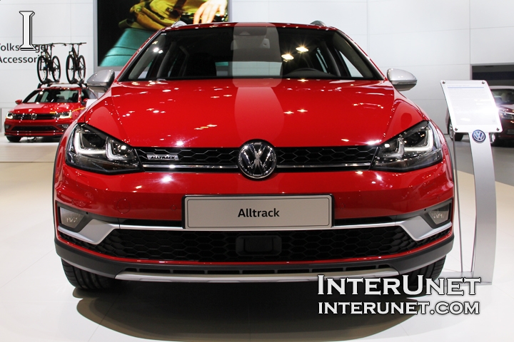 2017-Volkswagen-Golf-SportWagen-Alltrack-front